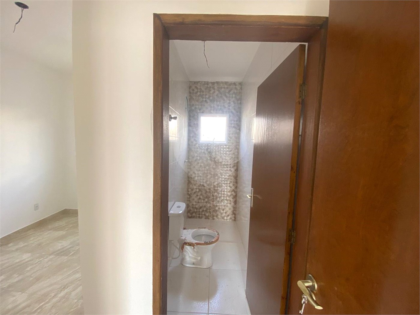 Casa para alugar com 2 suítes no condomínio Residencial Vila Amélia, Poá - SP