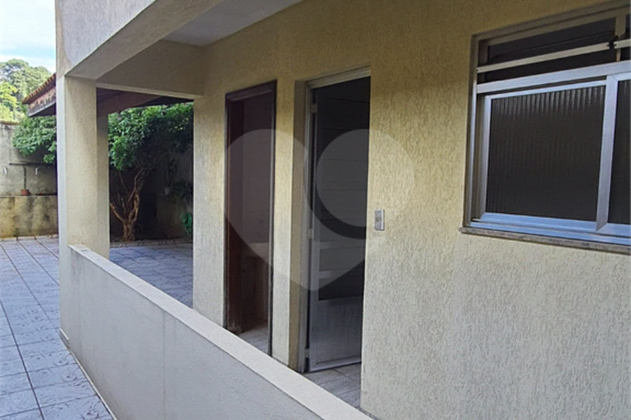 Sobrado à venda com 4 quartos, sendo 1 suíte, em Vila Pereira Barreto, São Paulo, SP