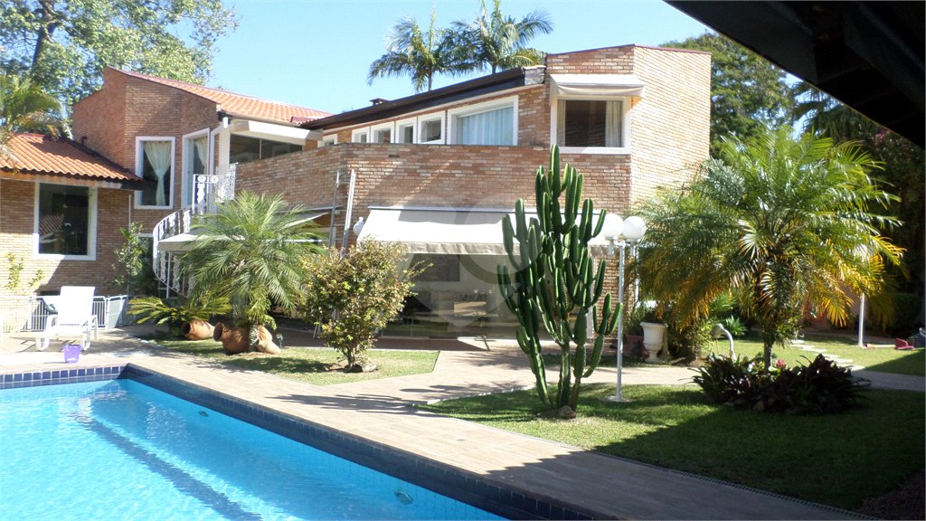 Sobrado à venda com 4 suítes em Recanto Impla, Carapicuíba, SP