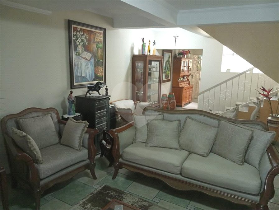 Casa à venda com 3 quartos, sendo 2 suítes, em Vila Flávio, Mogi das Cruzes, SP