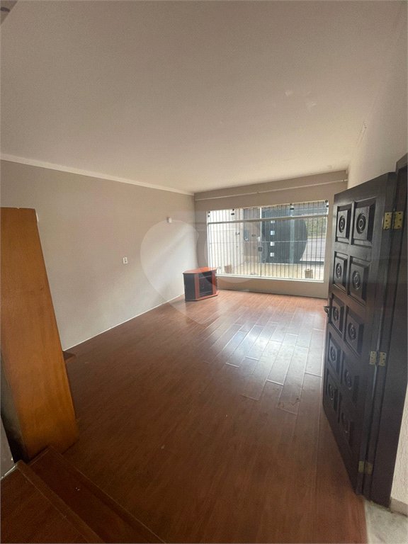 Sobrado à venda com 3 quartos, sendo 2 suítes,  em Vila Oliveira, Mogi das Cruzes, SP