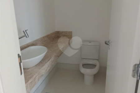 Apartamento à venda com 3 quartos, sendo 2 suítes, no Centro, Itapetininga, SP