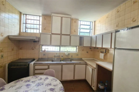 Sobrado à venda com 3 quartos, sendo 1 suíte, em Cidade São Francisco, São Paulo, SP