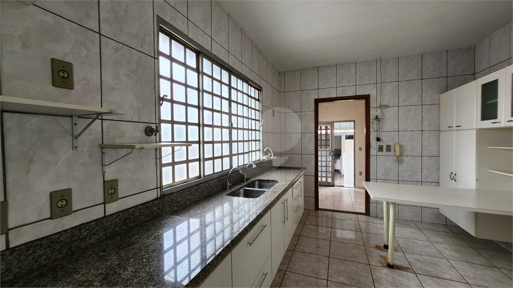 Casa à venda com 2 quartos, sendo 1 suíte, em Vila Suconasa, Araraquara, SP
