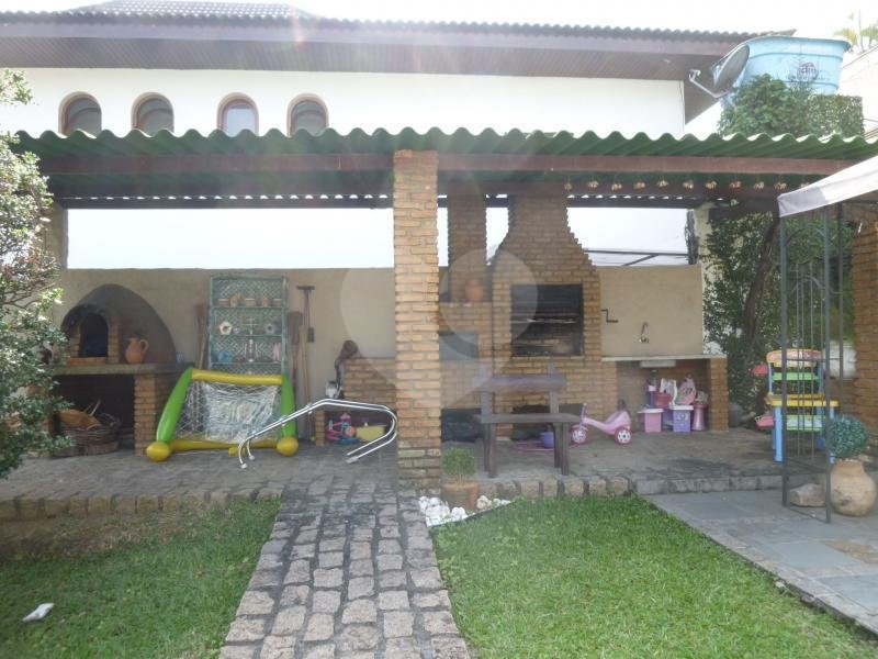 Sobrado à venda com 3 suítes em Jardim Leonor, São Paulo, SP