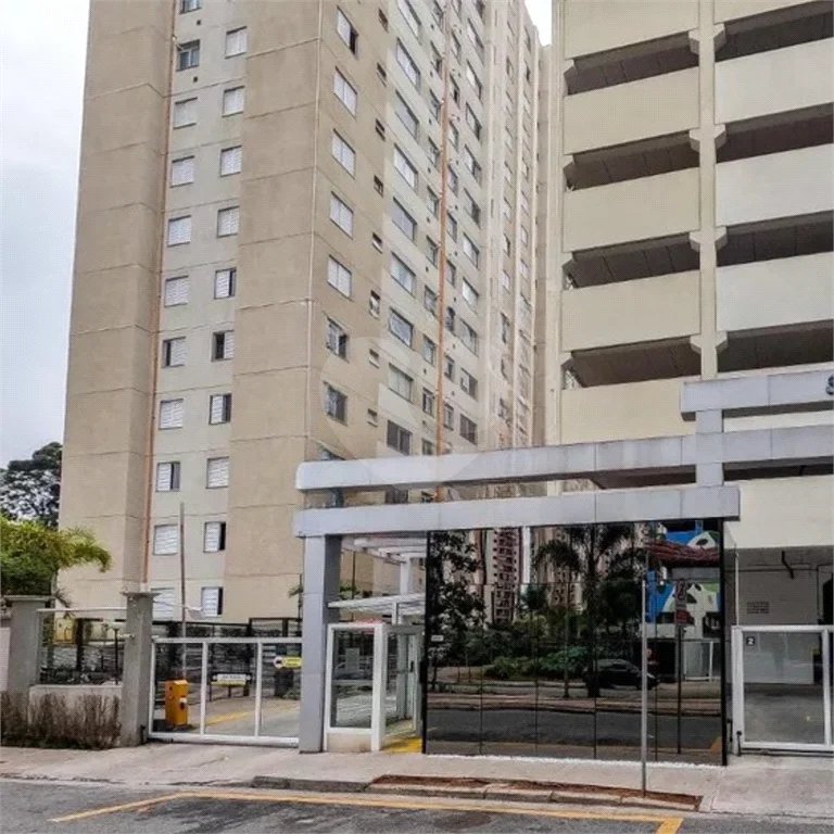 APARTAMENTO COM DOIS DORMITÓRIOS E UMA VAGA NA RAIMUNDO PEREIRA DE MAGALHÃES.