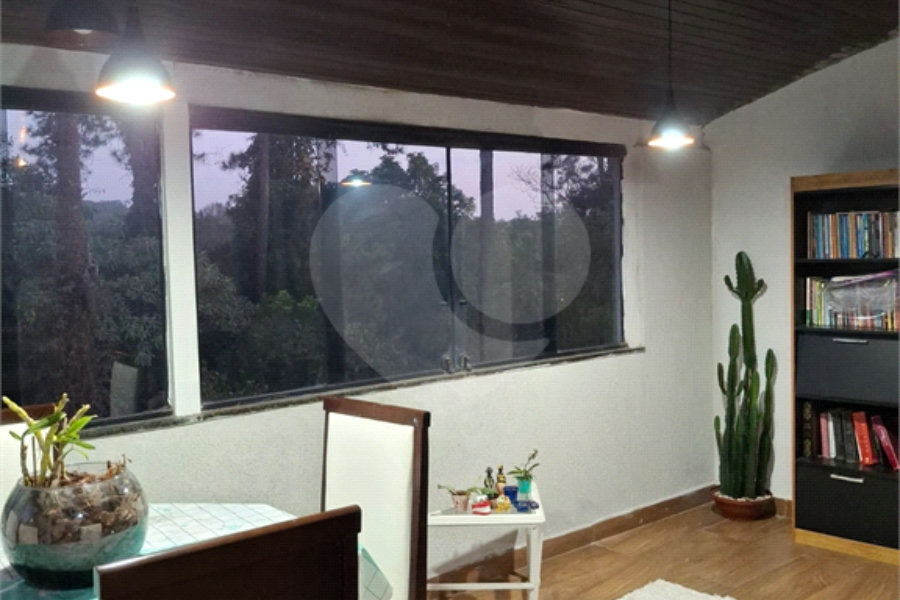 Casa à venda ou para alugar com 3 quartos, sendo 2 suítes, no condomínio Jardim da Montanha I, Mairiporã - SP