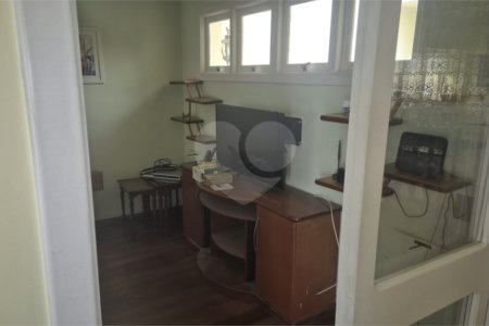 Casa à venda com 4 quartos, sendo 3 suítes,  no condomínio Chácara das Rosas, São Paulo - SP