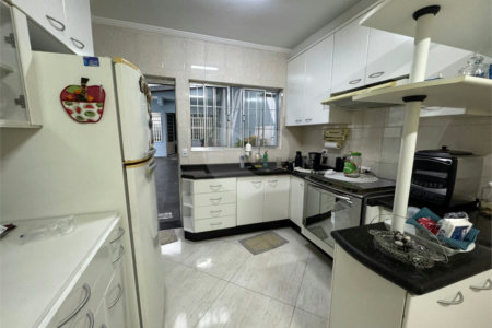 Casa à venda com 3 quartos, sendo 1 suíte,  em Jardim Imperador, Guarulhos, SP