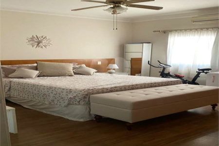 Casa à venda com 5 quartos, sendo 4 suítes,  no condomínio Terras de Santa Clara, Jacareí - SP