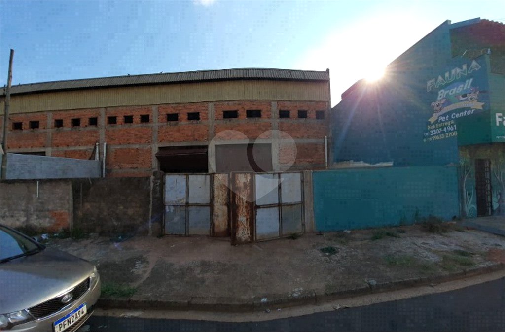 Galpão para venda na Vila Prado.