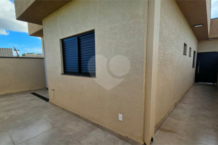Casa à venda com 2 quartos, sendo 1 suíte, no condomínio Tivolli, Itapetininga - SP