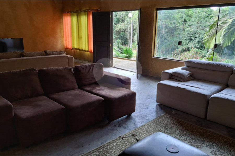 Casa à venda com 3 quartos, sendo 1 suíte, no condomínio Alpes da Cantareira, Mairiporã - SP