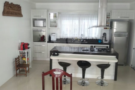 Casa à venda com 3 suítes no condomínio Damha III, São Carlos - SP