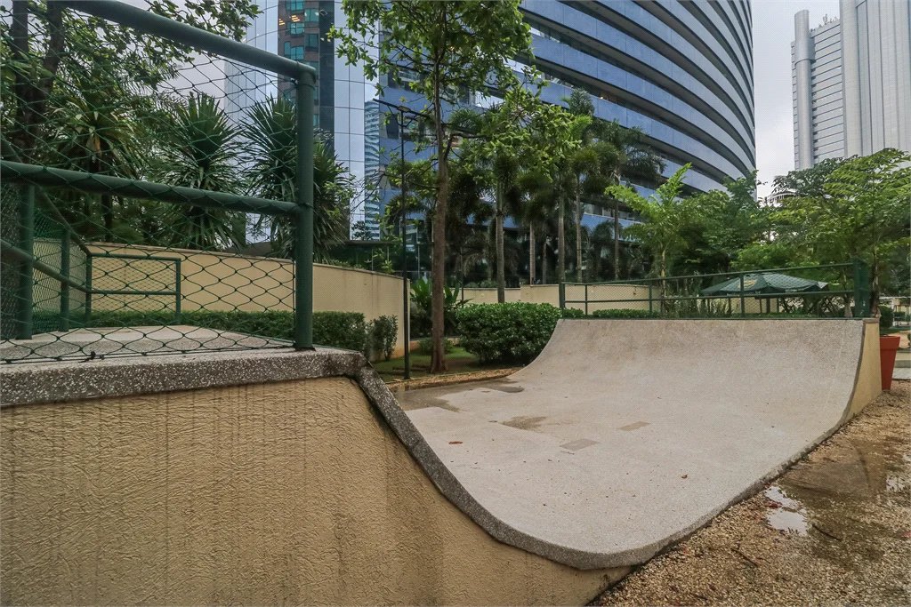 Apartamento à venda com 3 suítes em Cidade Monções, São Paulo, SP