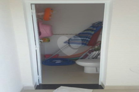 Casa à venda com 4 quartos, sendo 2 suítes, no condomínio Village Ipanema, Araçoiaba da Serra - SP