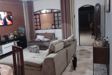 Casa à venda com 3 quartos, sendo 1 suíte,  em Vila Júlia, Poá, SP