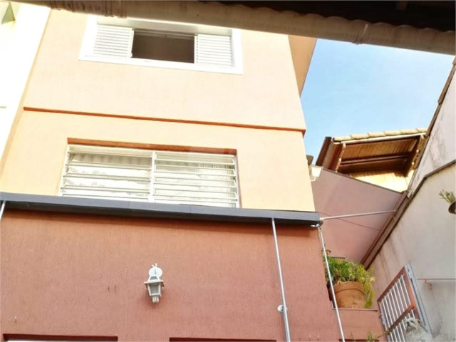 Sobrado à venda com 3 quartos, sendo 1 suíte,  em Tremembé, São Paulo, SP