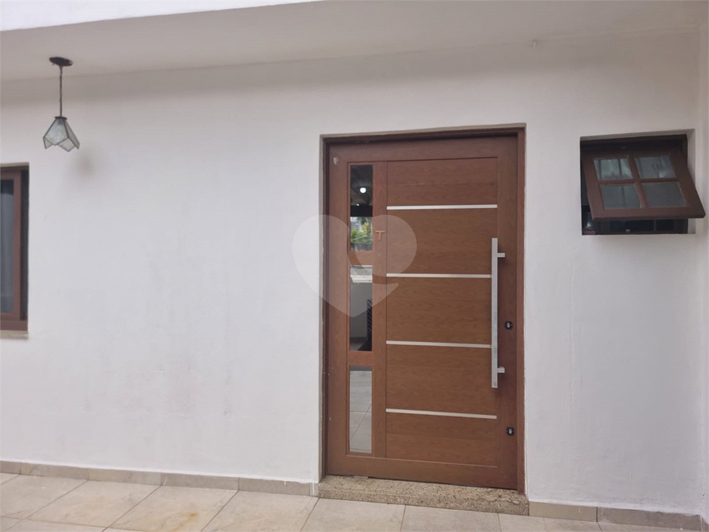 Sobrado à venda ou para alugar com 3 quartos, sendo 2 suítes,  em Ferreira, São Paulo, SP