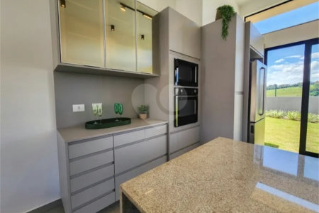 Casa à venda com 3 quartos, sendo 1 suíte, no condomínio Consoli Residencial, Atibaia - SP