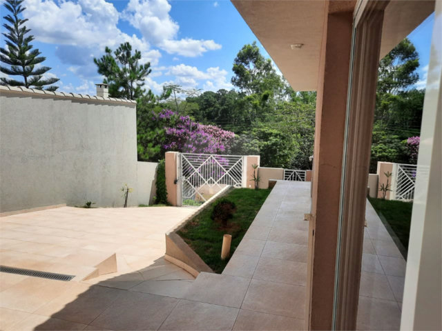 Casa à venda com 4 quartos, sendo 2 suítes, no condomínio Parque das Garças, Atibaia - SP