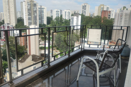Apartamento à venda ou para alugar com 4 quartos, sendo 1 suíte,  em Vila Andrade, São Paulo, SP