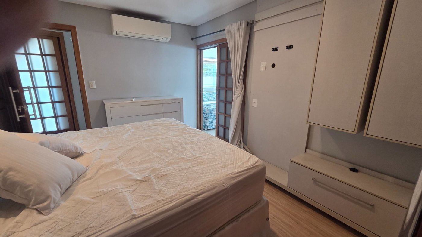 Cobertura com 3 dormitórios à venda, 262 m² por R$ 1.800.000,00 - Pompéia - Santos/SP