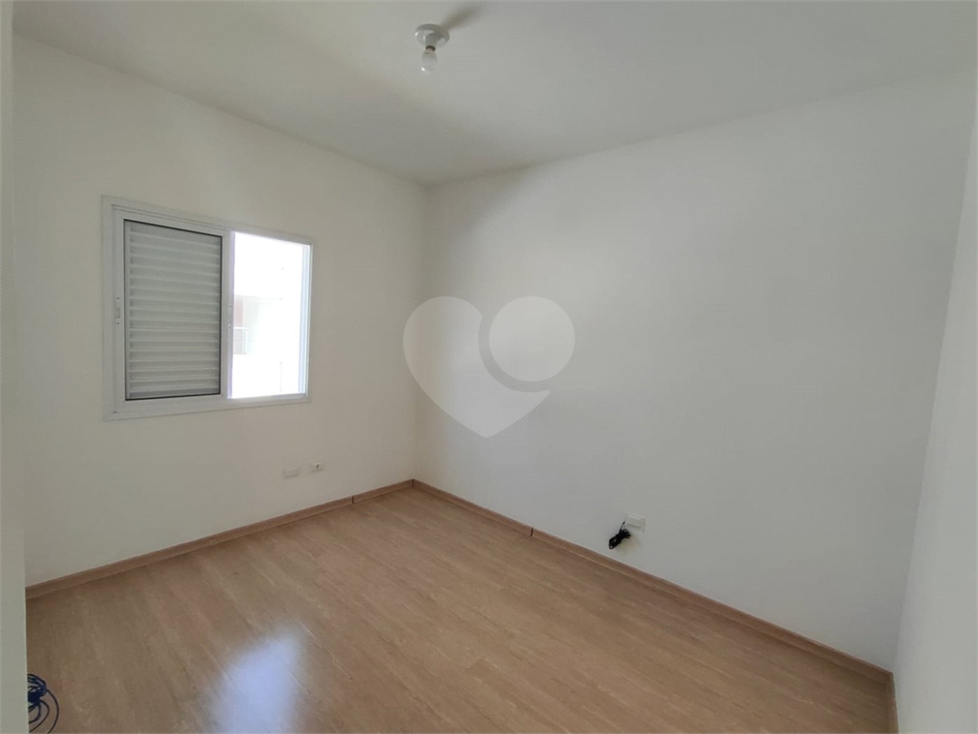 Casa de Vila à venda com 3 quartos, sendo 1 suíte, em Loteamento Jardim Morumbi, Atibaia, SP