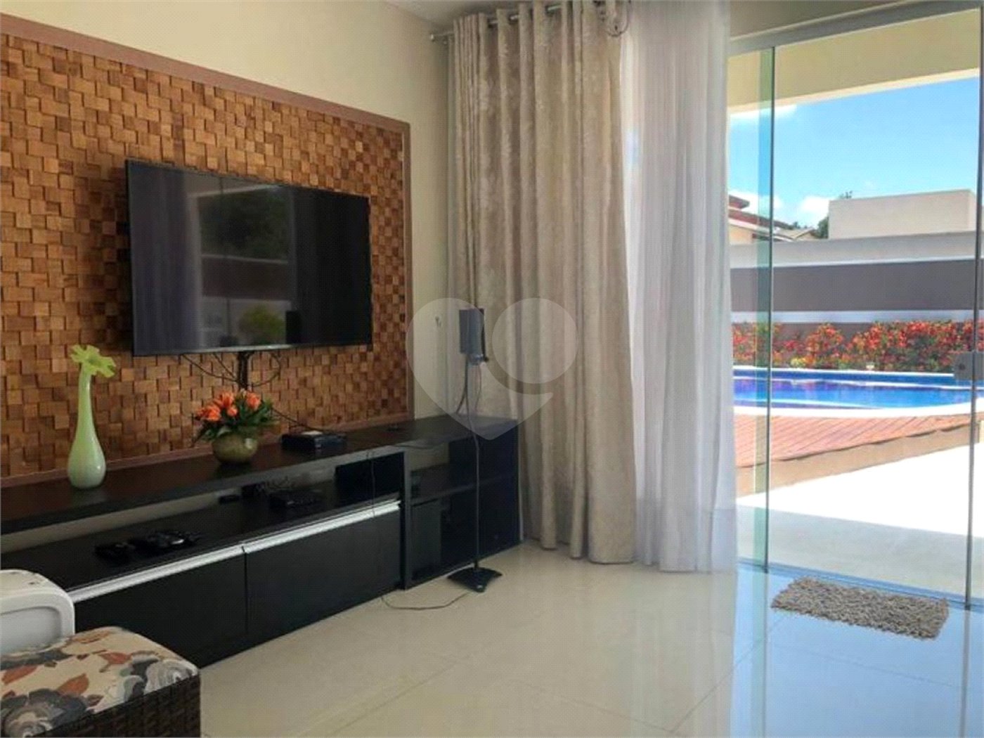 Casa à venda com 4 quartos, sendo 2 suítes, no condomínio Terras de São Francisco, Vinhedo - SP