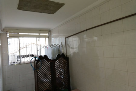Casa à venda com 3 quartos, sendo 1 suíte, em Mirandópolis, São Paulo, SP
