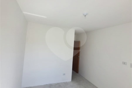 Sobrado à venda com 3 quartos, sendo 1 suíte, em Vila Romero, São Paulo, SP