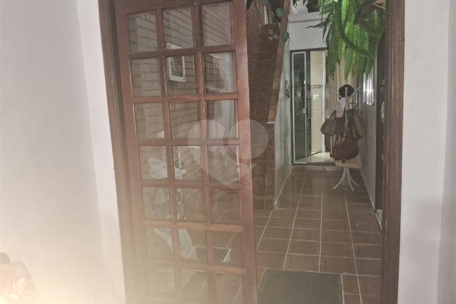 Sobrado à venda com 4 suítes em Vila Portuguesa, São Paulo, SP