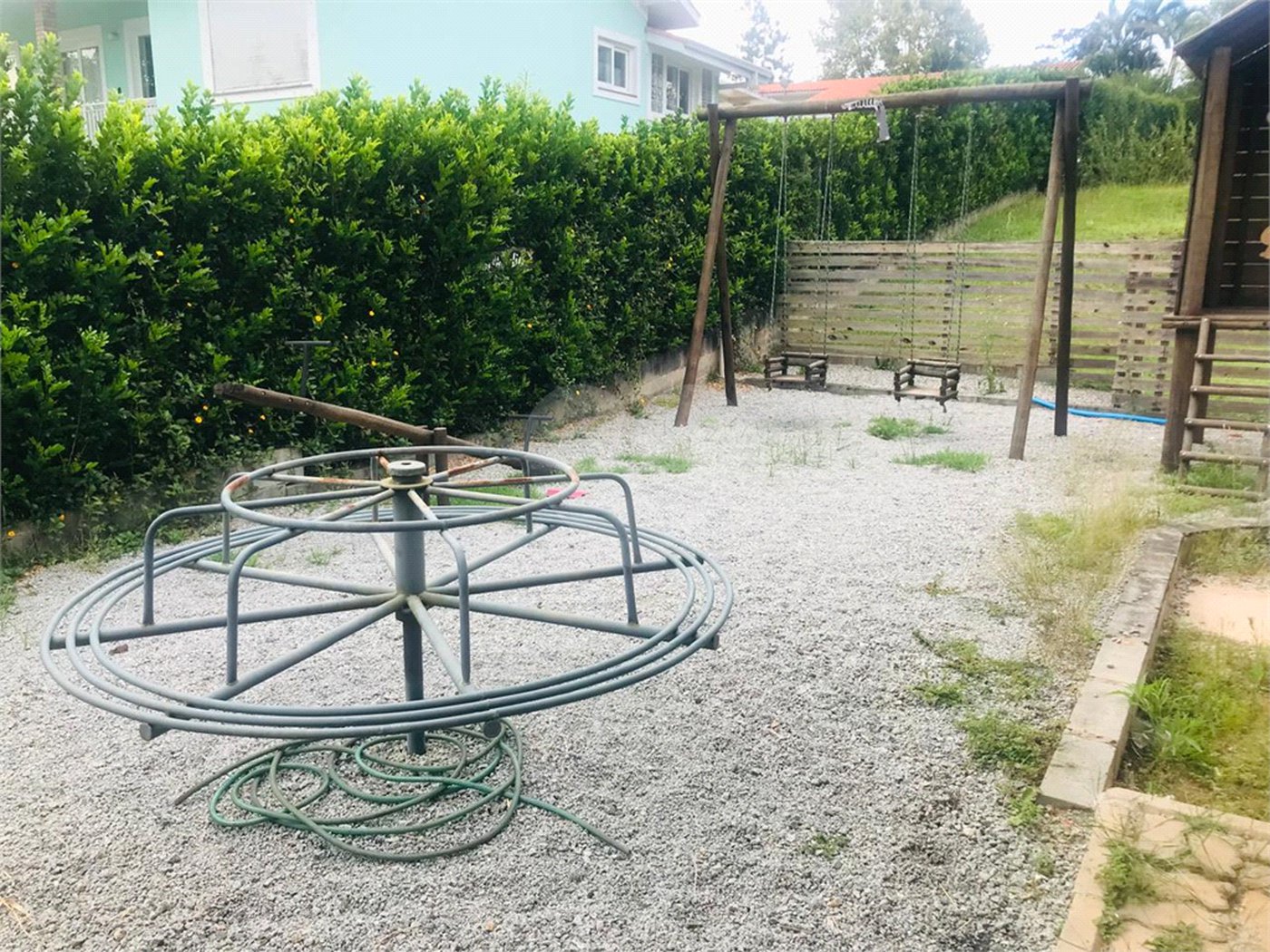 Casa à venda com 3 quartos, sendo 1 suíte, no condomínio Residencial Patrimônio do Carmo, São Roque - SP