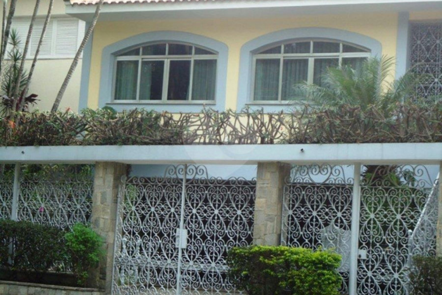 Sobrado à venda com 3 quartos, sendo 1 suíte, em Tremembé, São Paulo, SP