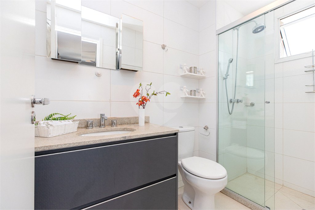 Apartamento à venda com 3 quartos, sendo 1 suíte,  em Chácara Flora, São Paulo, SP