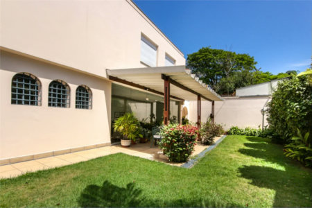 Sobrado à venda com 4 quartos, sendo 2 suítes,  em Alto de Pinheiros, São Paulo, SP