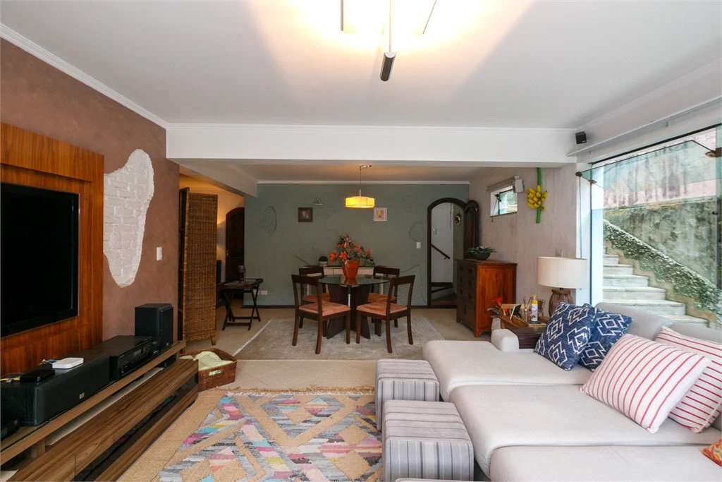 Casa Térrea à venda com 3 quartos, sendo 2 suítes,  em Brooklin Paulista, São Paulo, SP