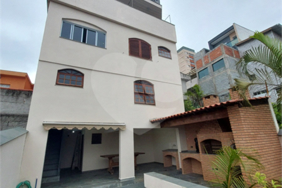Casa à venda com 3 suítes em Vila Pereira Barreto, São Paulo, SP