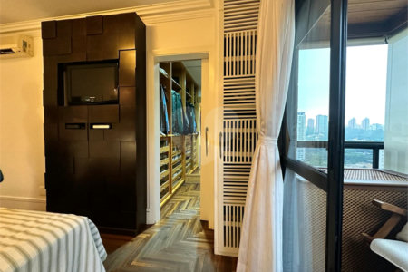 Apartamento à venda com 4 quartos, sendo 3 suítes,  em Vila Andrade, São Paulo, SP