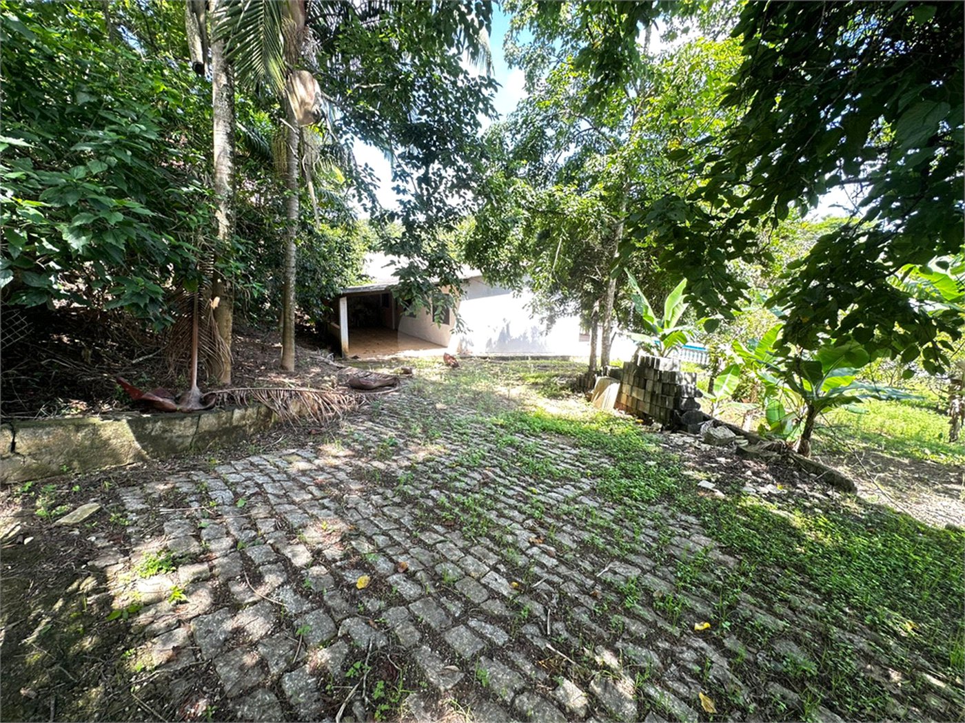 Chácara à venda com 3 quartos em Chácara Sete Cruzes, Suzano, SP