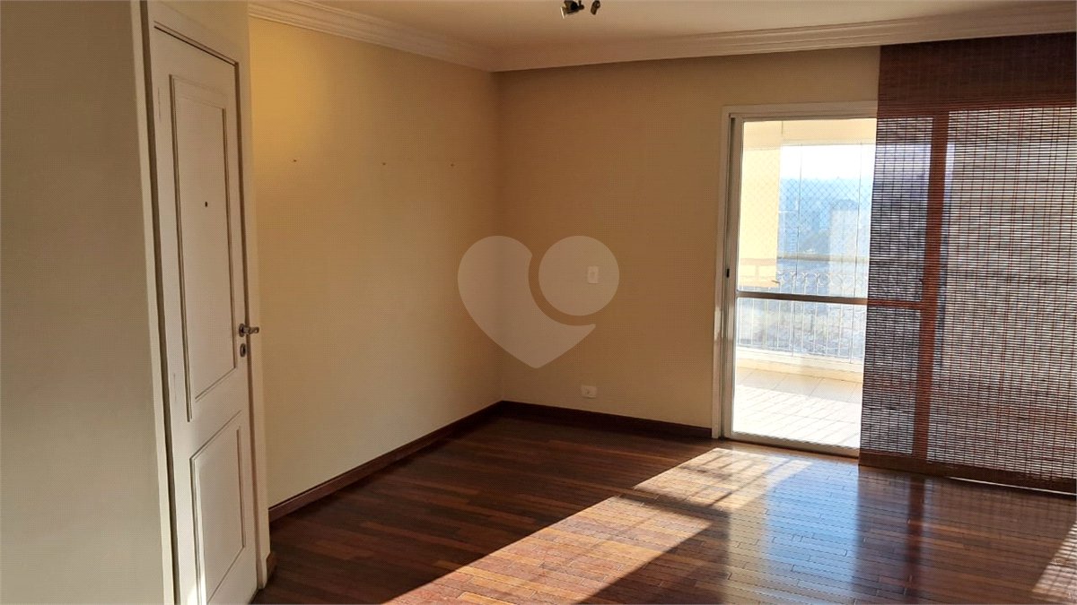 Apartamento à venda com 4 quartos, sendo 2 suítes, em Jardim Marajoara, São Paulo, SP