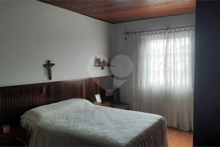 Casa à venda com 4 quartos, sendo 1 suíte,  em Vila Rosália, Guarulhos, SP