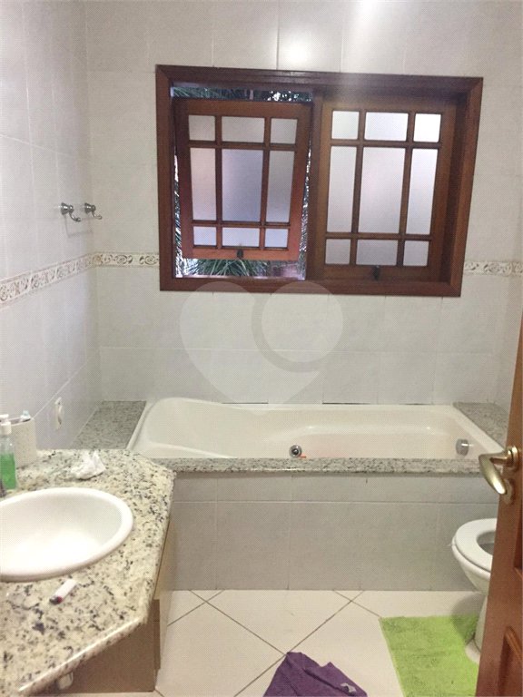 Sobrado à venda com 3 suítes em Vila Irmãos Arnoni, São Paulo, SP