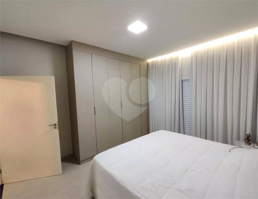 Casa à venda com 2 suítes no condomínio Parque Imperial, Salto - SP