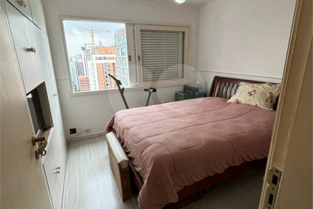 Apartamento à venda com 3 quartos, sendo 1 suíte,  em Indianópolis, São Paulo, SP