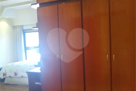 Casa à venda com 4 quartos, sendo 2 suítes, no condomínio Osato, Atibaia - SP