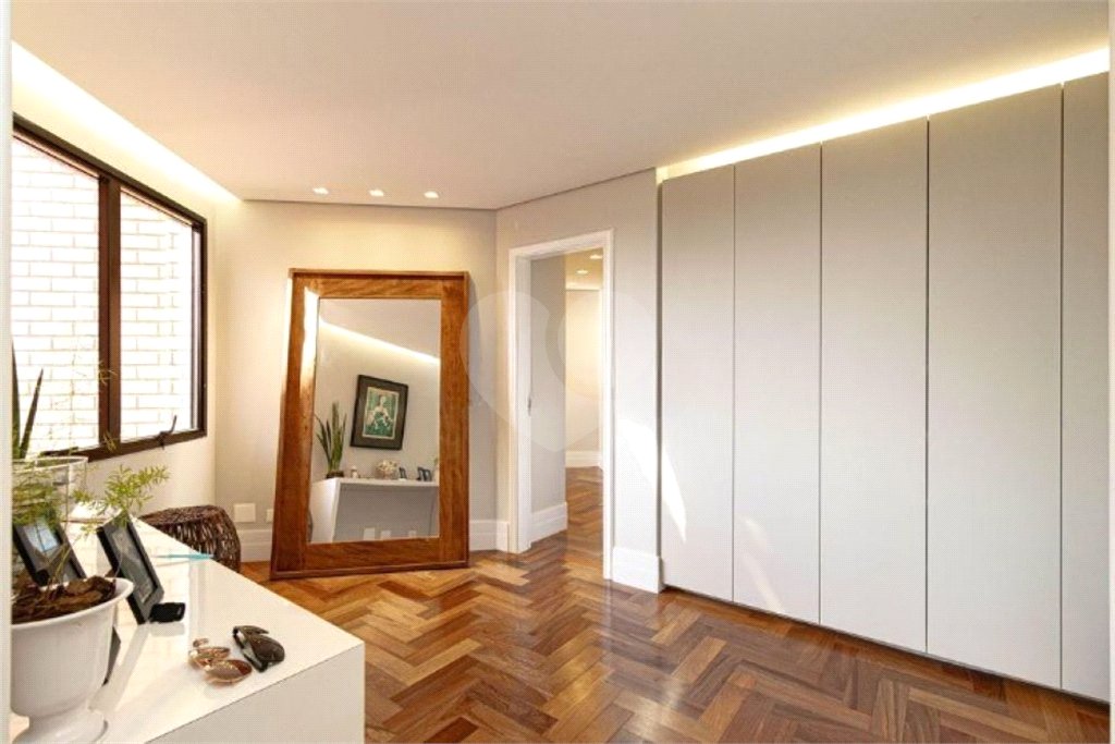 Apartamento à venda com 3 suítes em Jardim Parque Morumbi, São Paulo, SP