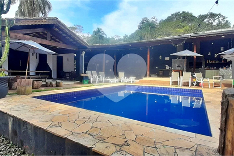 Casa à venda com 4 suítes no condomínio Sausalito, Mairiporã - SP