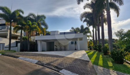 Casa à venda ou para alugar com 5 quartos, sendo 4 suítes,  no condomínio Shamballa II, Atibaia - SP