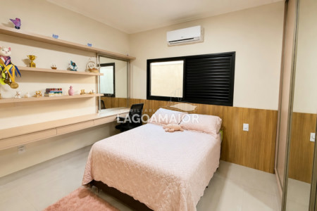 Casa à venda com 4 quartos, sendo 4 suítes, no condomínio Residencial Villa Dumont, Três Lagoas - MS
